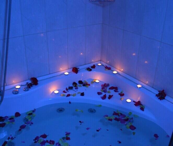 Standard Room with Hot Tub