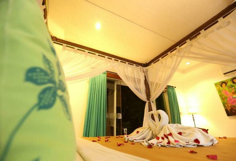 スーペリアールーム, Aquarius Beach