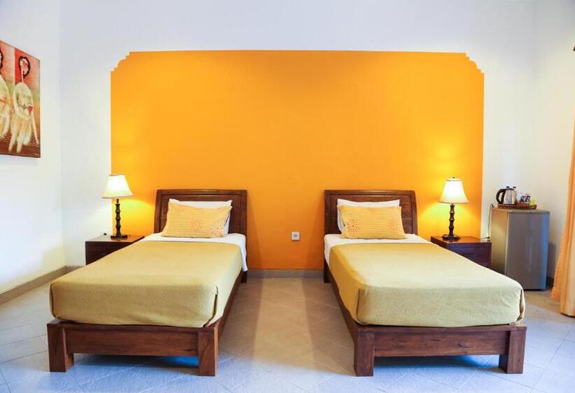 デラックスルーム, Aquarius Beach