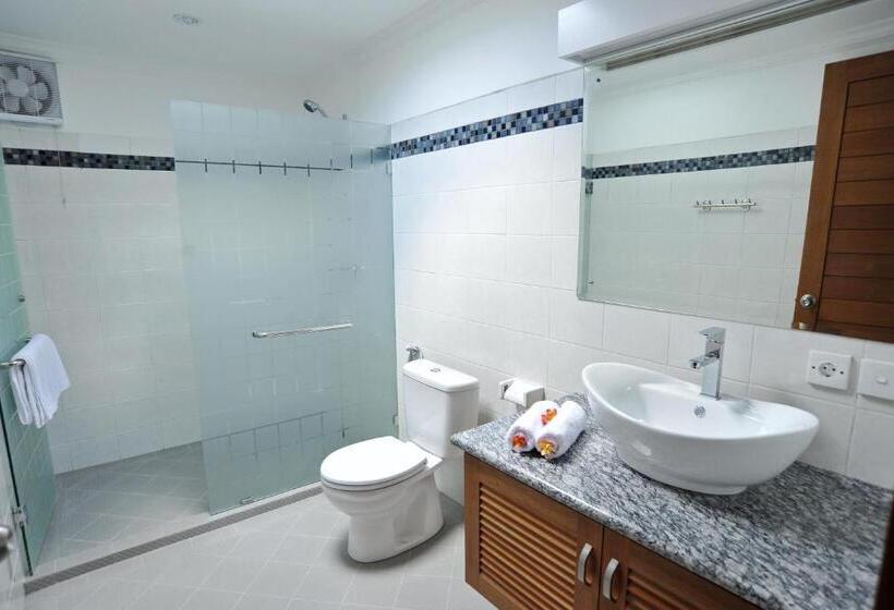 デラックスルーム, Aquarius Beach