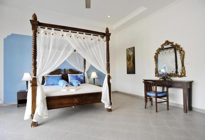 デラックスルーム, Aquarius Beach