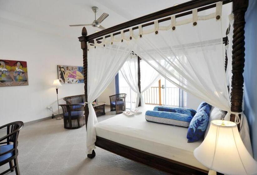 デラックスルーム, Aquarius Beach