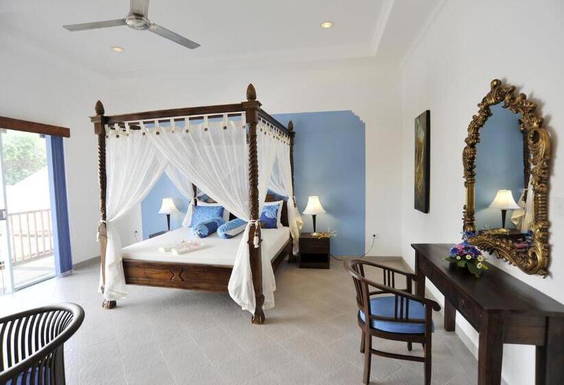 デラックスルーム, Aquarius Beach