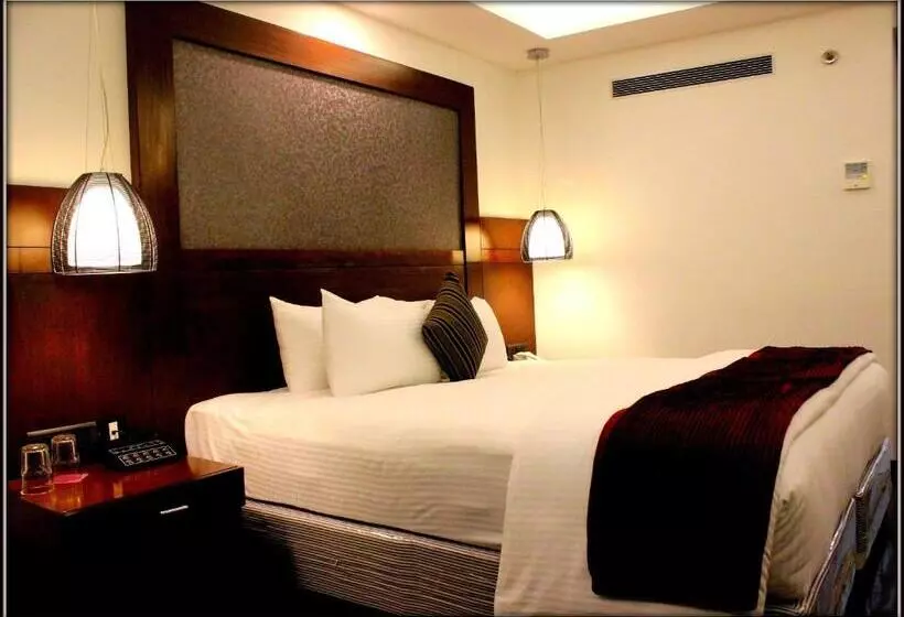 スタンダードスタジオ, Citrus Hotel Cunningham