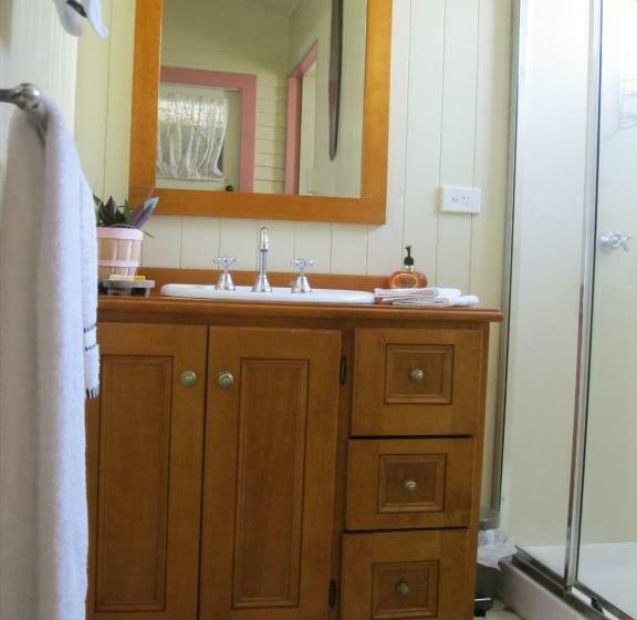 带特大床的标准间, Classique Bed & Breakfast