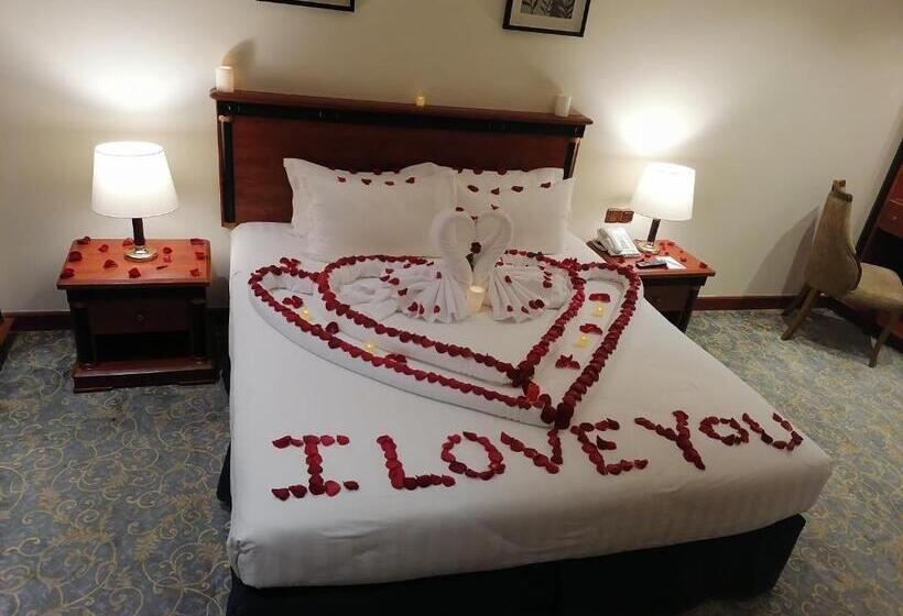 סוויטה אקזקיוטיב, Crown Tower