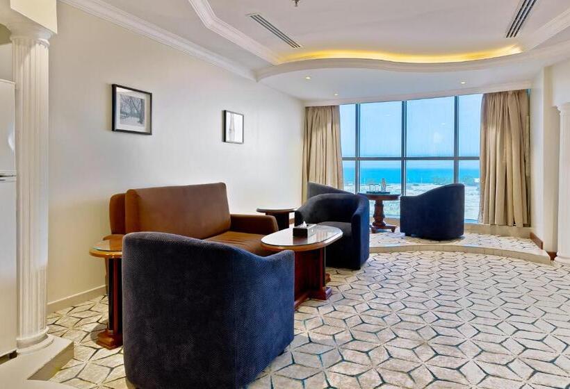 جناح جونيور, Crown Tower