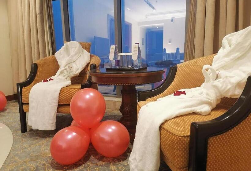 جناح ديلوكس سرير كينج, Crown Tower