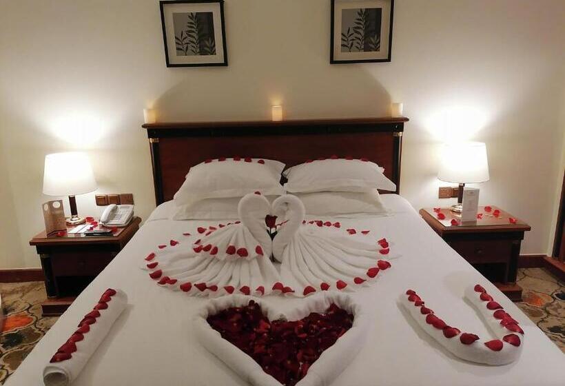 חדר דלוקס עם מיטת קינג, Crown Tower