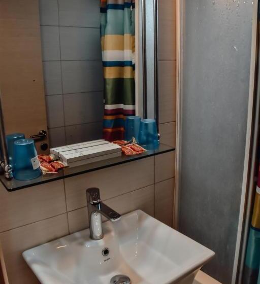 家庭房带泳池, Eleonora αnissaras