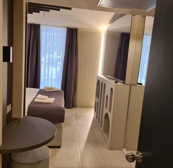 带阳台的标准单人间, Emaus