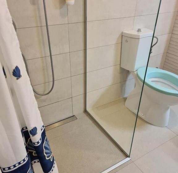 适合残疾人使用的标准间, Emaus