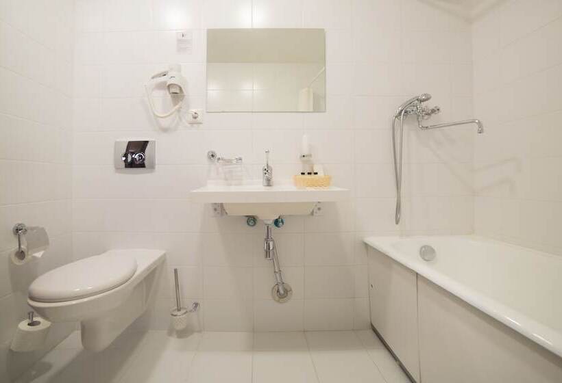 디럭스 스튜디오, Gorskiy City