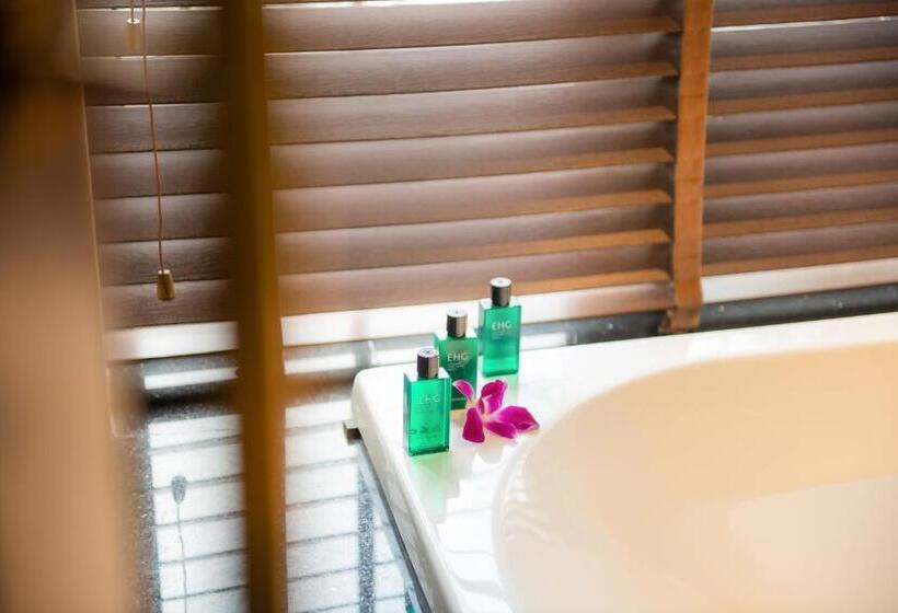 مجموعه ویستا شهر, La Siesta Classic Ma May