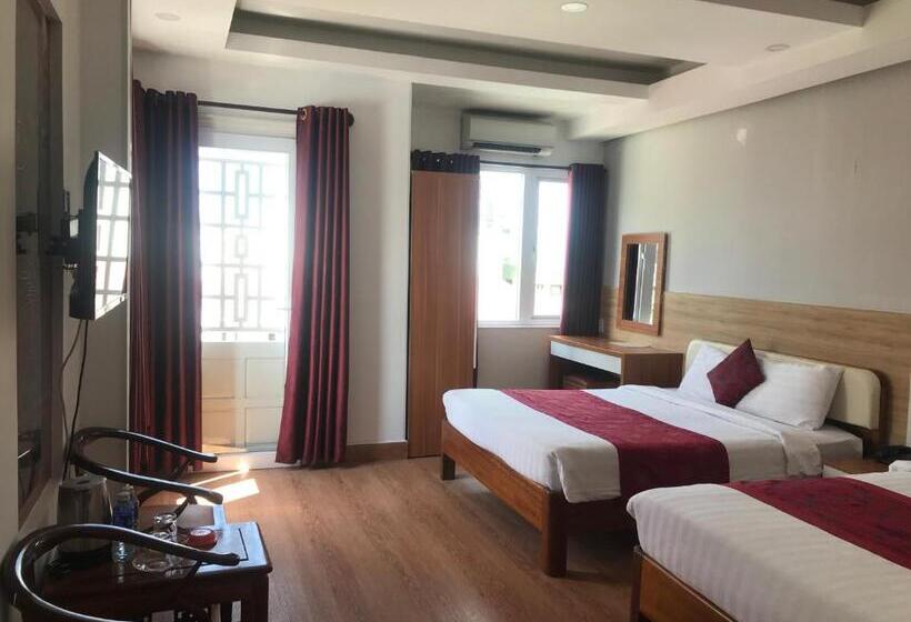 اتاق استاندارد چهارنفره با بالکن, Hong Thien 1