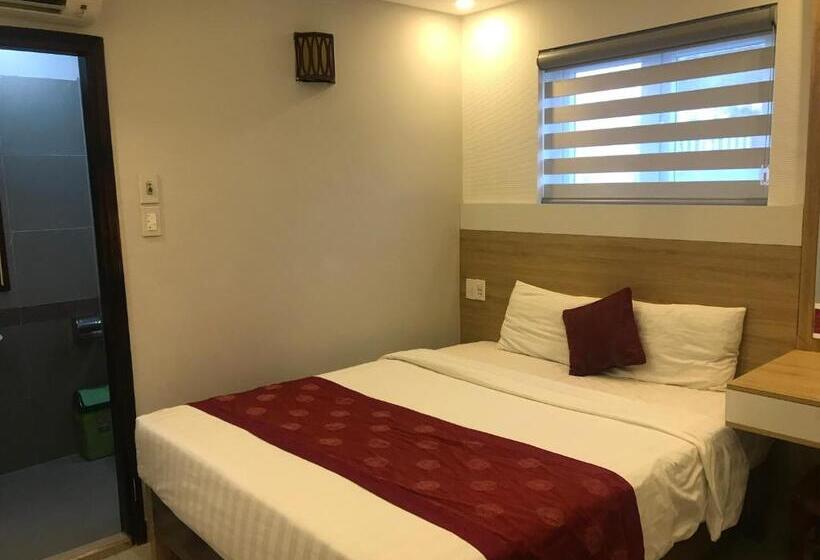 اتاق استاندارد سه نفره, Hong Thien 1