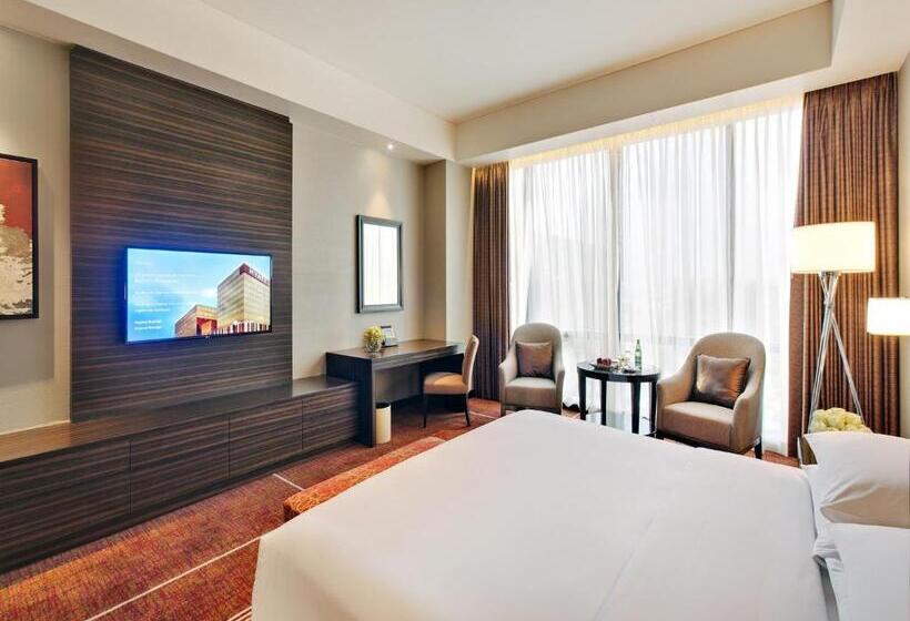 Club Room King Bed, Hyatt Regency Manila City Of Dreams