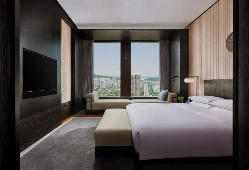スイート, Hyatt Regency Wuhan Optics Valley