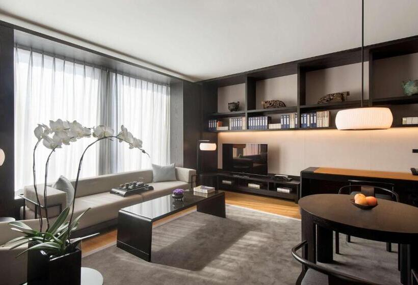Люкс, Hyatt Regency Wuhan Optics Valley