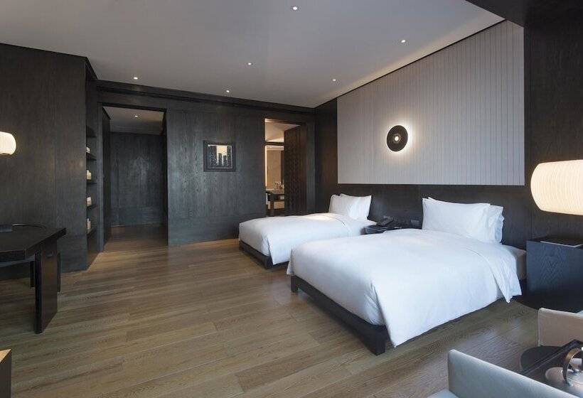 Номер Клуб, Hyatt Regency Wuhan Optics Valley