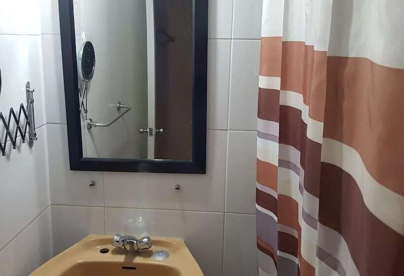 غرفة قياسية ثلاثية, Railef