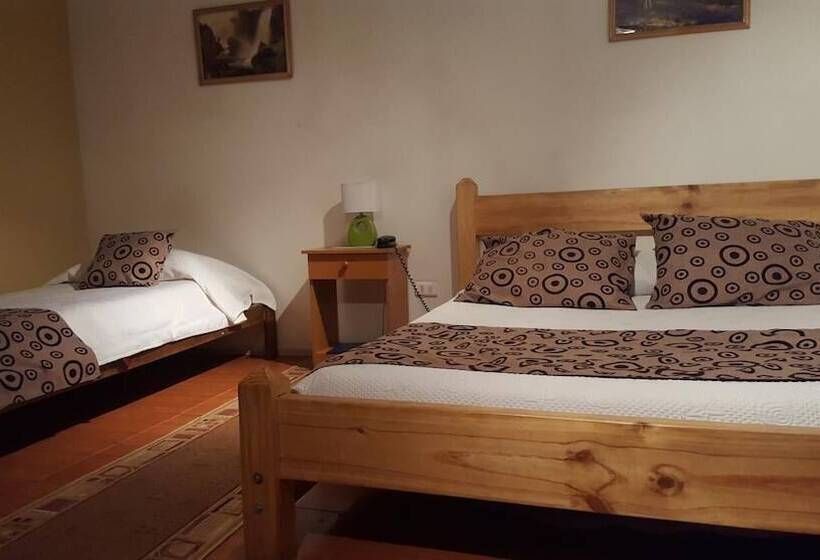 חדר סטנדרט לשלושה, Railef