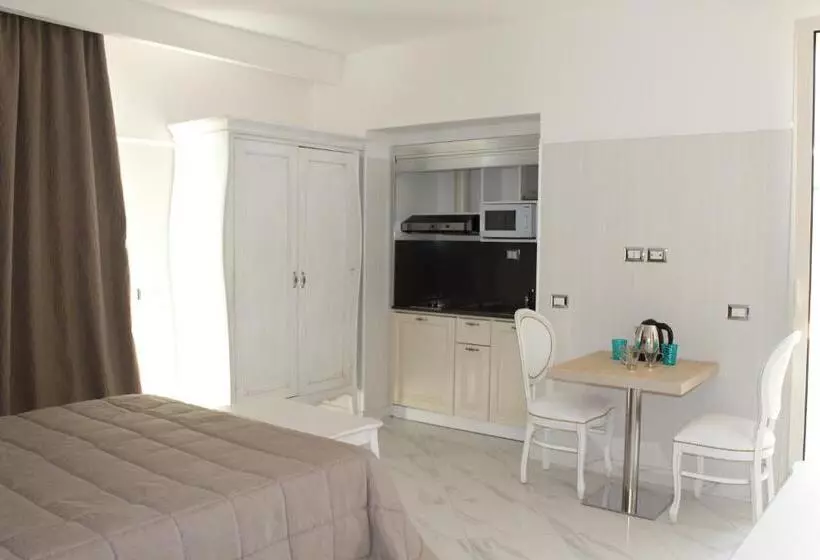 استودیوی استاندارد, Residence Villa Del Mare