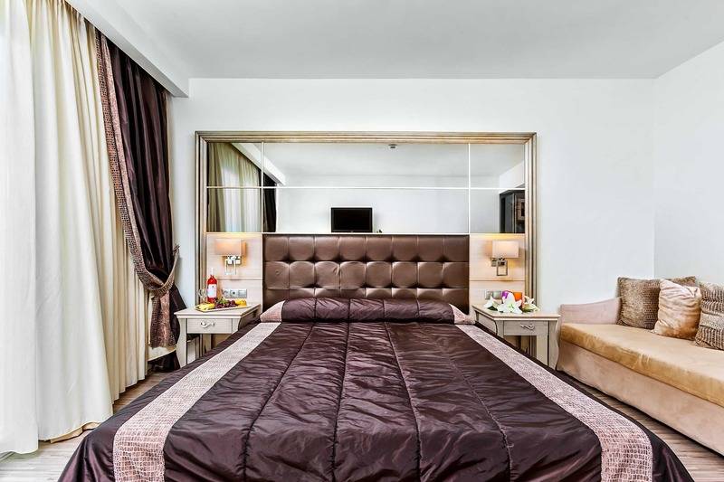 Полулюкс Повышенной Комфортности, Royalton Riviera Cancun, An Autograph Collection - All Inclusive Resort & Casino