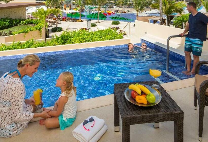 Полулюкс Клуб, Royalton Riviera Cancun, An Autograph Collection - All Inclusive Resort & Casino