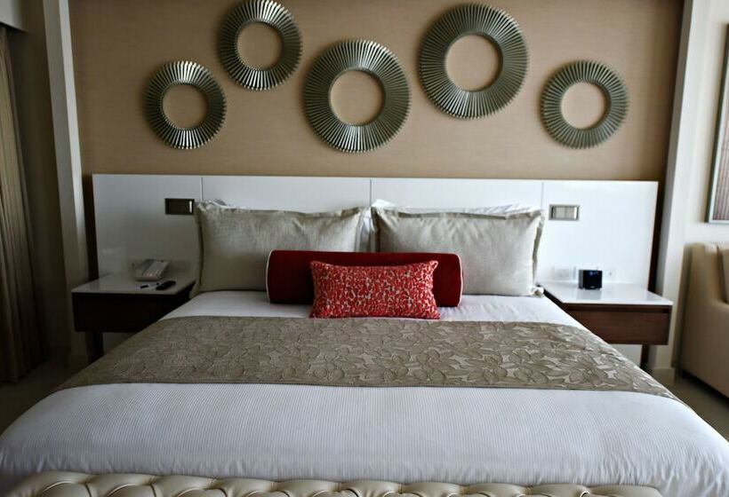 Полулюкс Deluxe Вид на Море, Royalton Riviera Cancun, An Autograph Collection - All Inclusive Resort & Casino