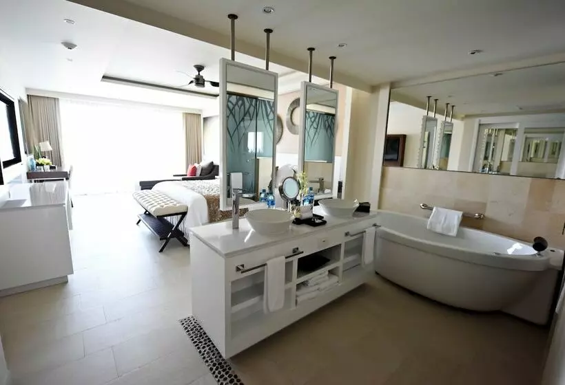 オーシャンビューデラックスジュニアスイート, Royalton Riviera Cancun, An Autograph Collection - All Inclusive Resort & Casino