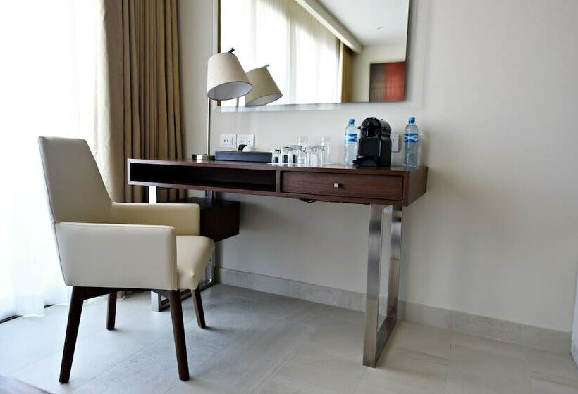 Люкс Deluxe Вид на Море, Royalton Riviera Cancun, An Autograph Collection - All Inclusive Resort & Casino