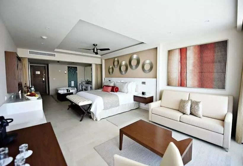 オーシャンビューデラックスジュニアスイート, Royalton Riviera Cancun, An Autograph Collection - All Inclusive Resort & Casino