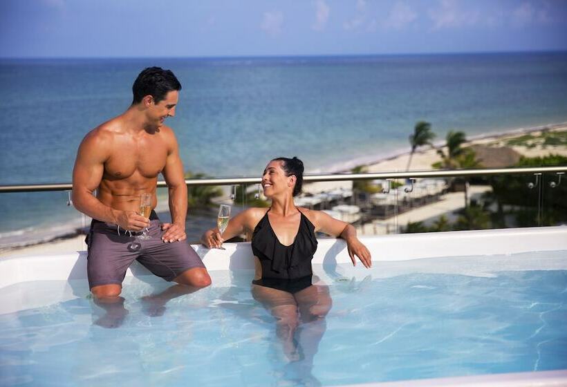 Люкс Deluxe Вид на Море, Royalton Riviera Cancun, An Autograph Collection - All Inclusive Resort & Casino