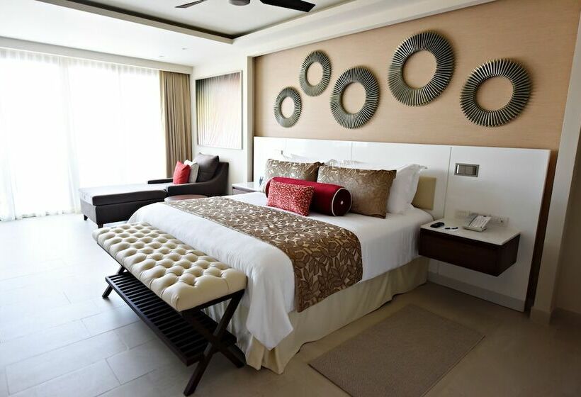 Люкс Повышенной Комфортности, Royalton Riviera Cancun, An Autograph Collection - All Inclusive Resort & Casino