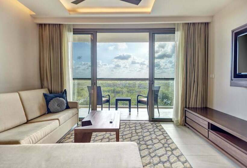 Люкс Повышенной Комфортности, Royalton Riviera Cancun, An Autograph Collection - All Inclusive Resort & Casino