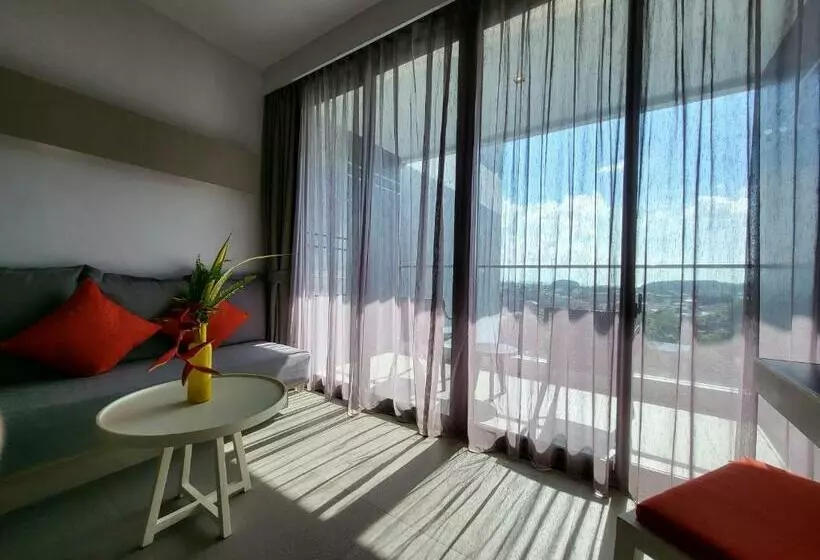 اتاق سوپریور با چشم‌انداز دریا, The Yama Hotel Phuket