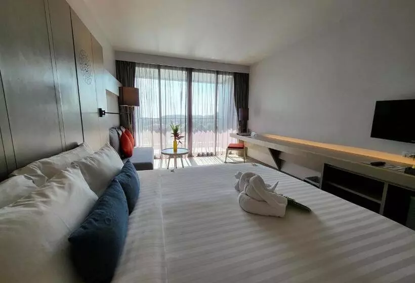 اتاق سوپریور با چشم‌انداز دریا, The Yama Hotel Phuket