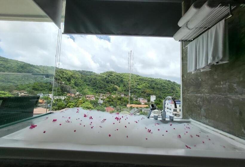 اتاق لوکس خانوادگی, The Yama Hotel Phuket