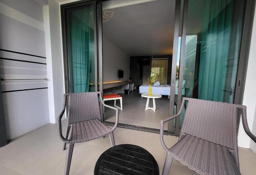 اتاق سوپریور با تخت بزرگ, The Yama Hotel Phuket