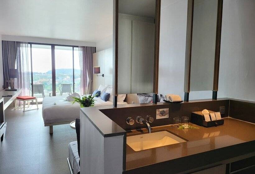 اتاق لوکس با چشمانداز دریا, The Yama Hotel Phuket