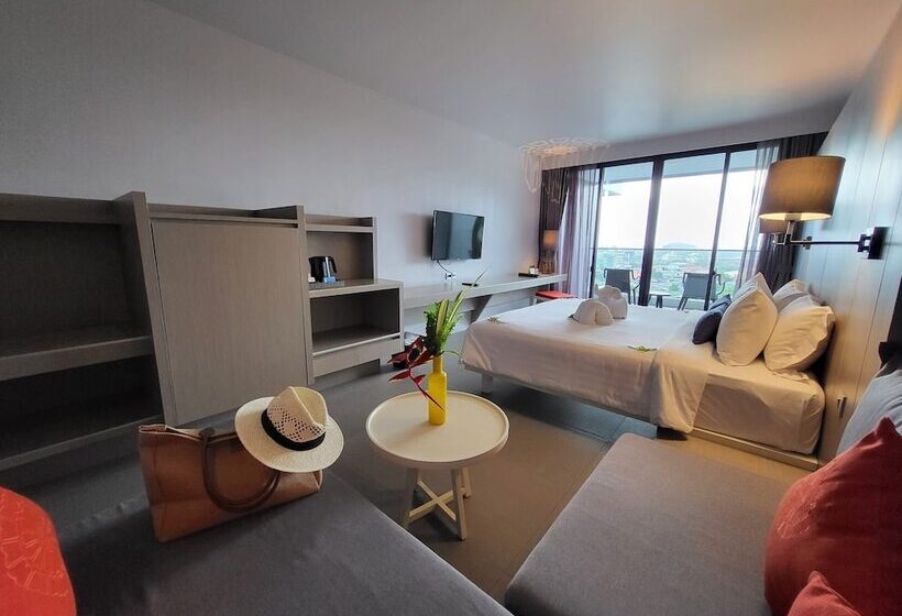 اتاق لوکس با چشمانداز دریا, The Yama Hotel Phuket