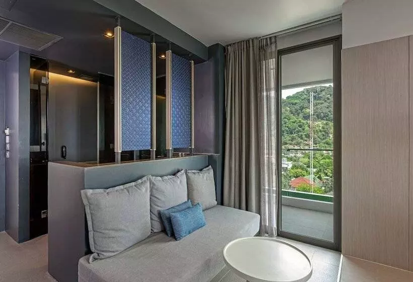 اتاق لوکس با چشم‌انداز دریا, The Yama Hotel Phuket