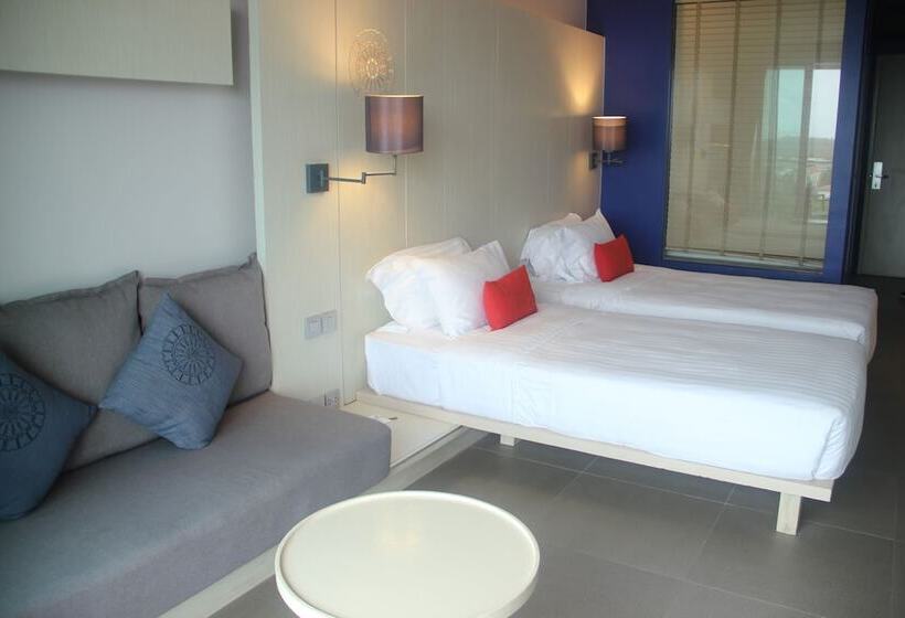 اتاق سوپریور با چشم‌انداز دریا, The Yama Hotel Phuket