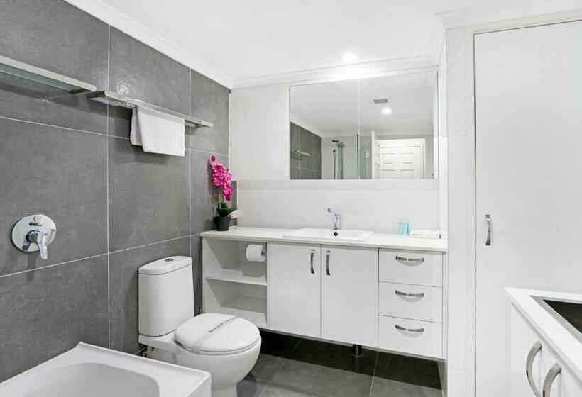 شقة غرفتين, Oceanside Cove