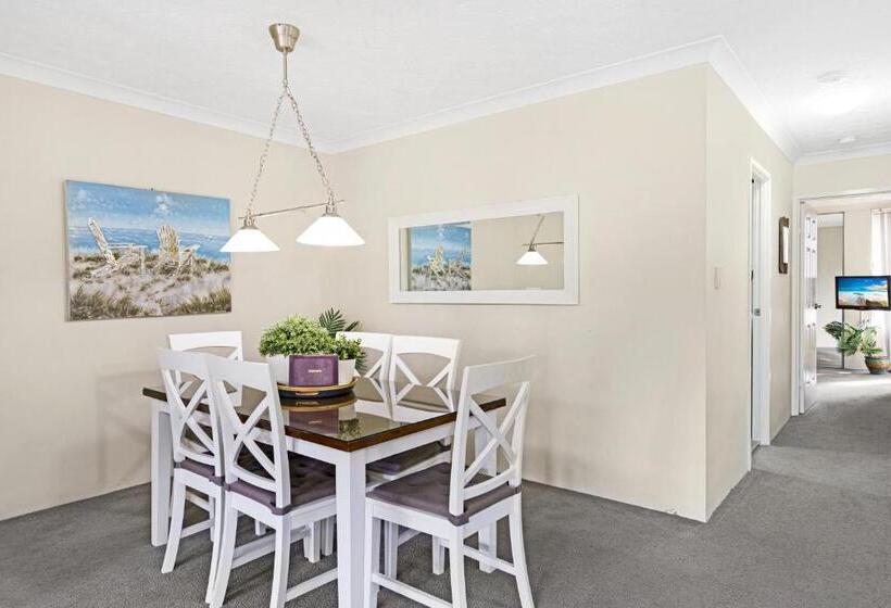 شقة غرفتين, Oceanside Cove