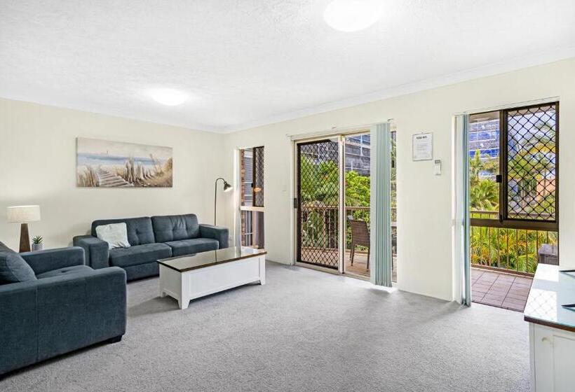 شقة غرفتين, Oceanside Cove