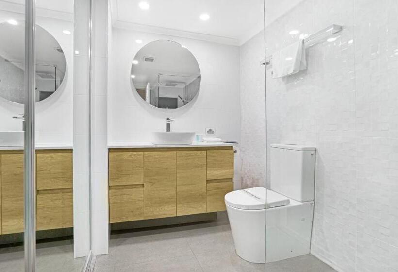 شقة غرفتين, Oceanside Cove