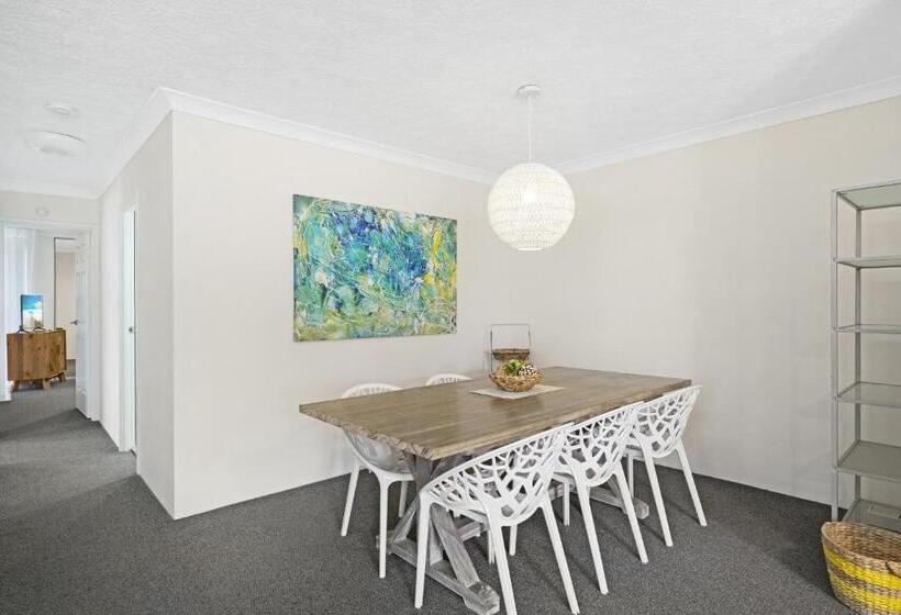 شقة غرفتين, Oceanside Cove