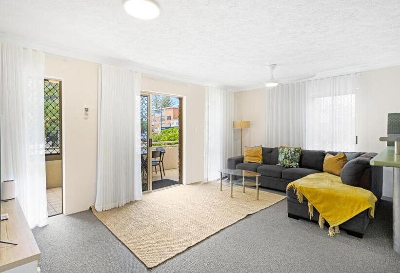 شقة غرفتين, Oceanside Cove